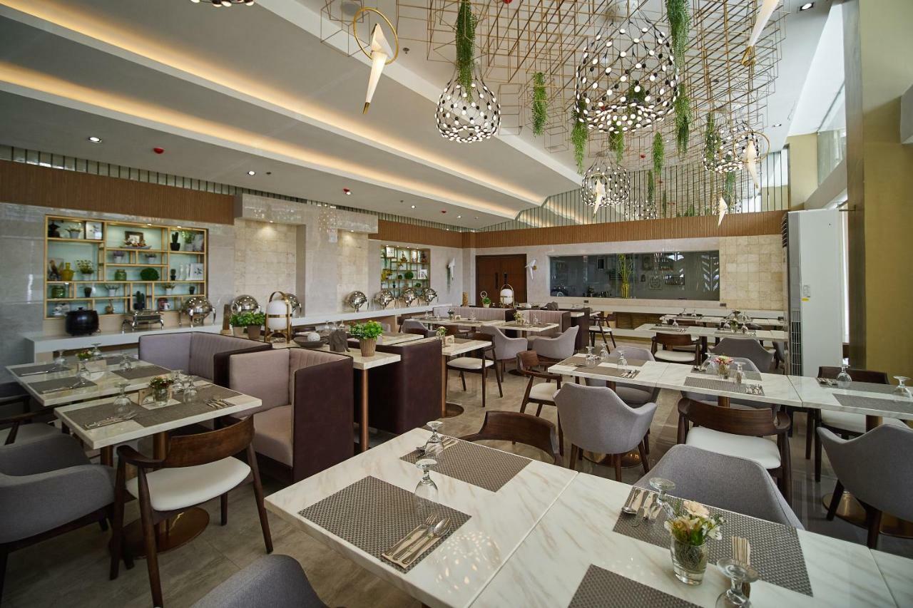 J7 Plaza Hotel Iloilo City Bagian luar foto