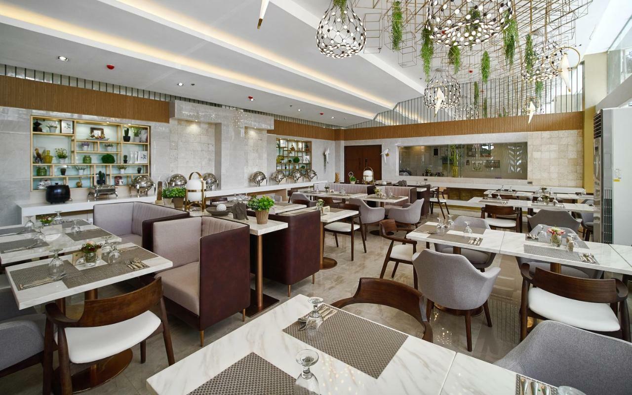 J7 Plaza Hotel Iloilo City Bagian luar foto