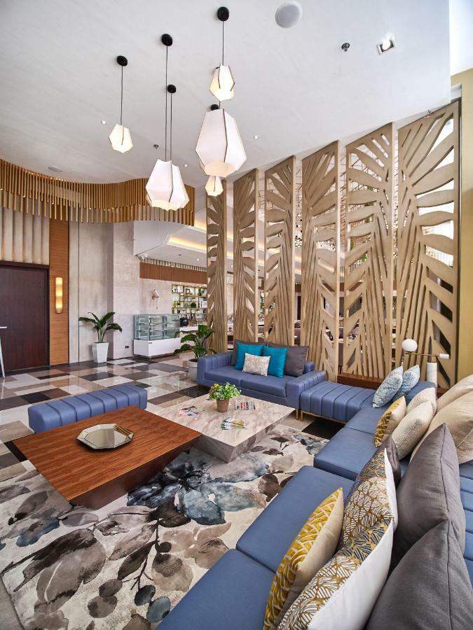 J7 Plaza Hotel Iloilo City Bagian luar foto